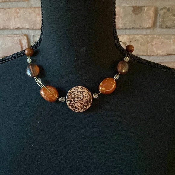Jewelry - Necklace EUC